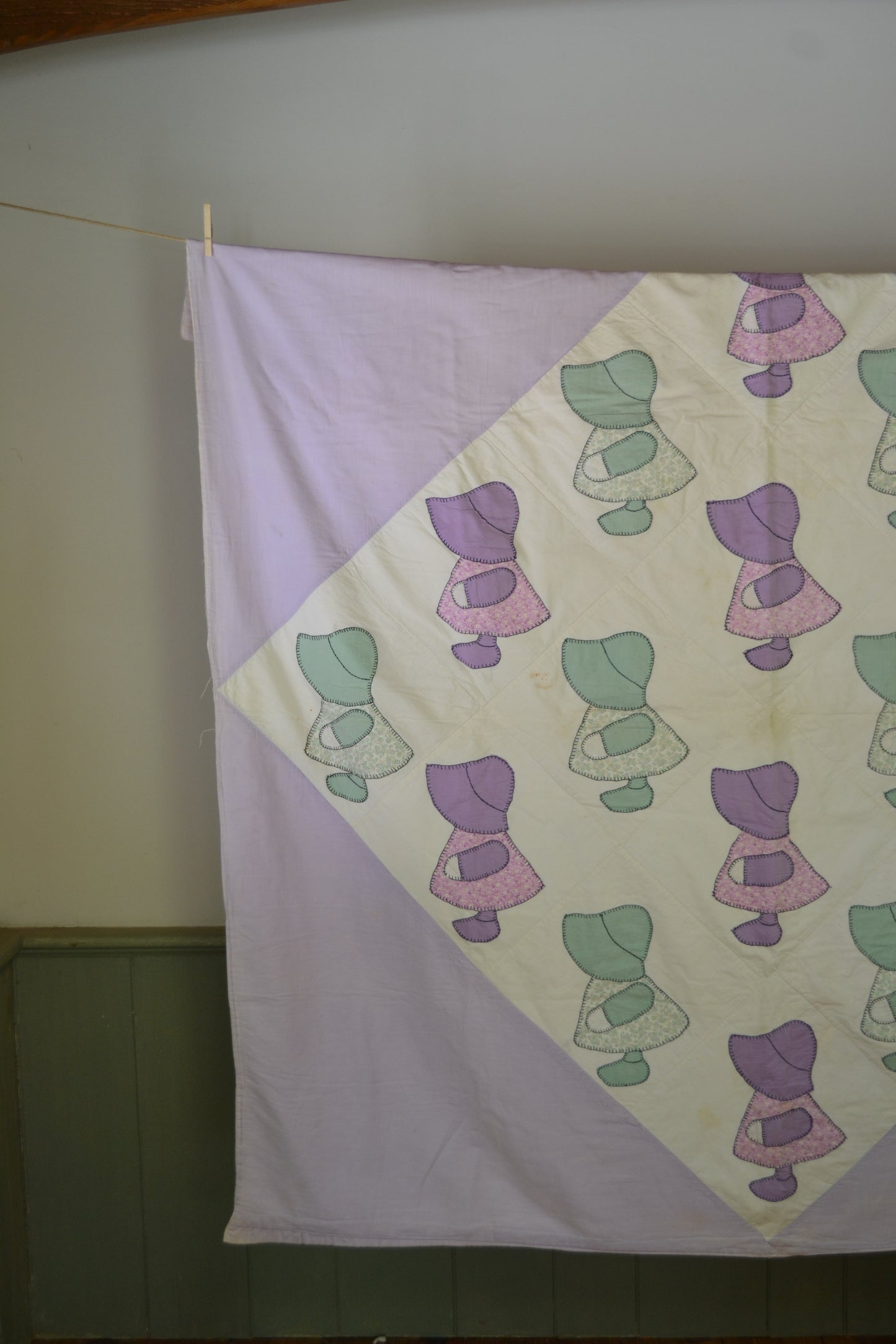 Lavender Vintage Sun Bonnet Sue Coverlet ca 1930
