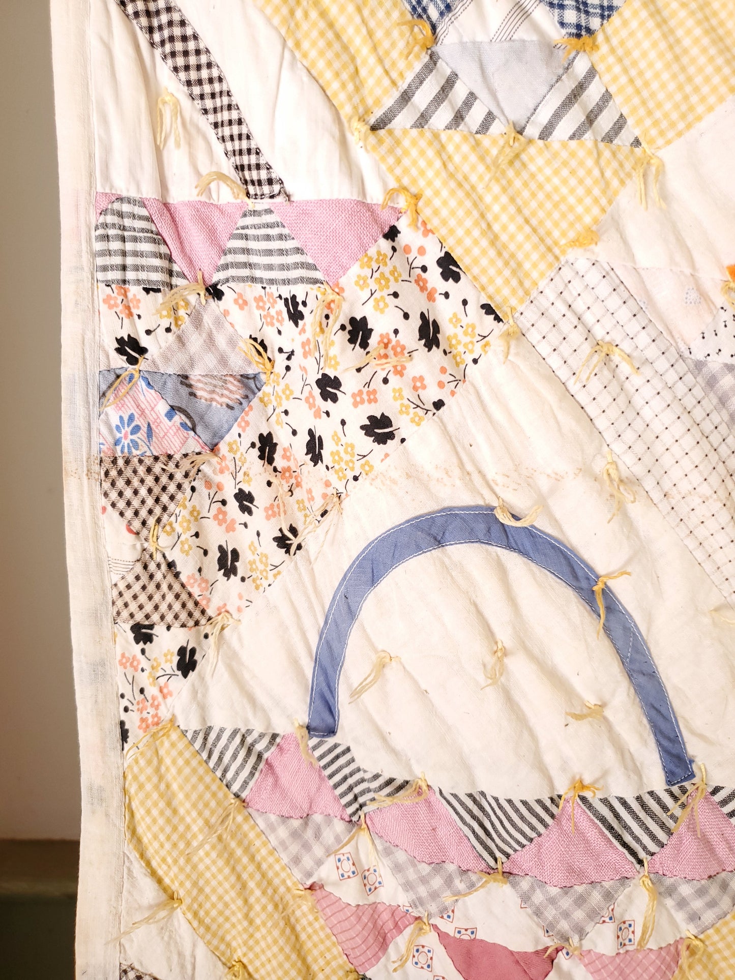 Hand Tied Vintage Basket Quilt