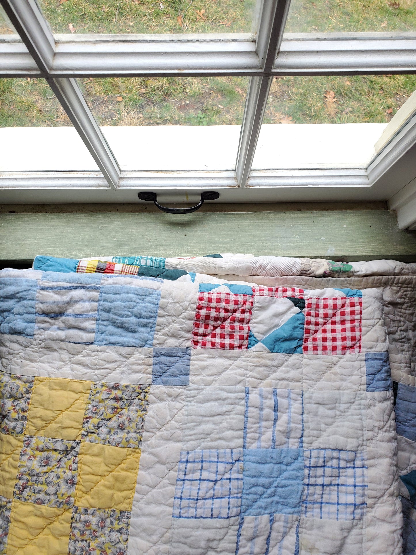Vintage 9 Patch Feed Sack Quilt, ca 1940