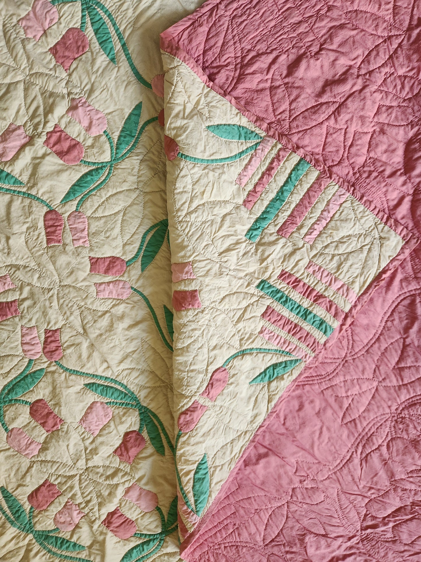 Vintage Tulip Quilt c1950