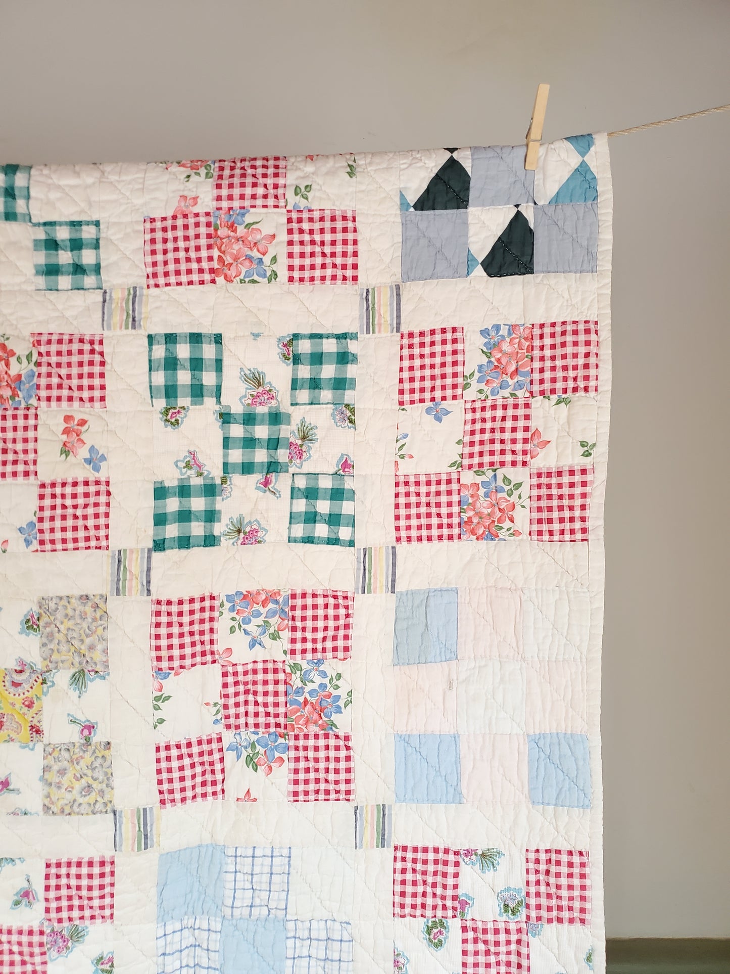 Vintage 9 Patch Feed Sack Quilt, ca 1940