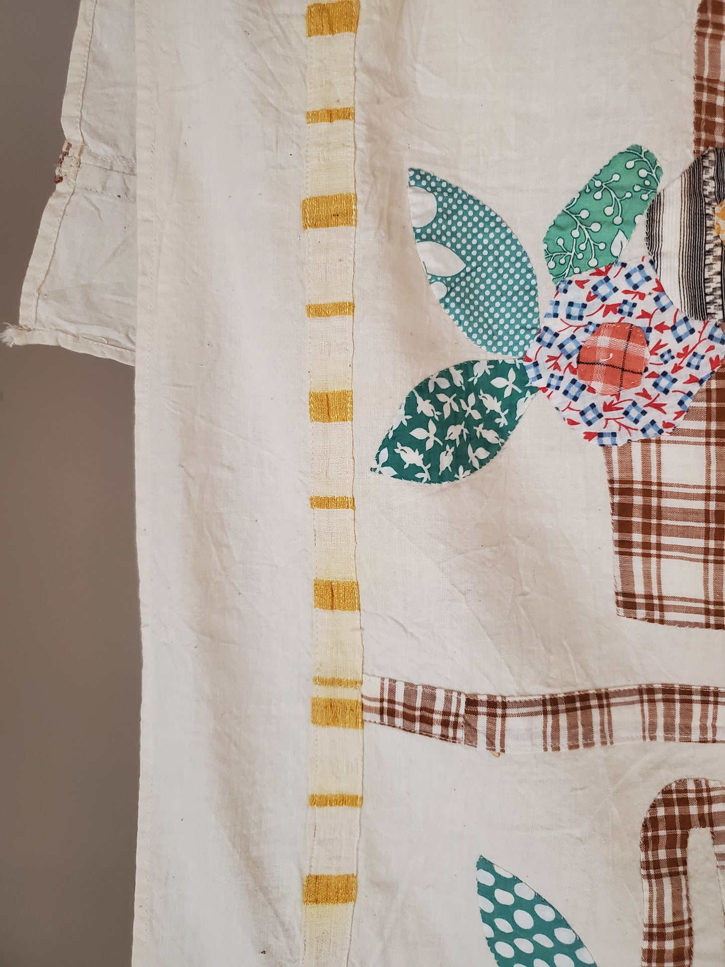 Feed Sack Flower Basket Coverlet c1940