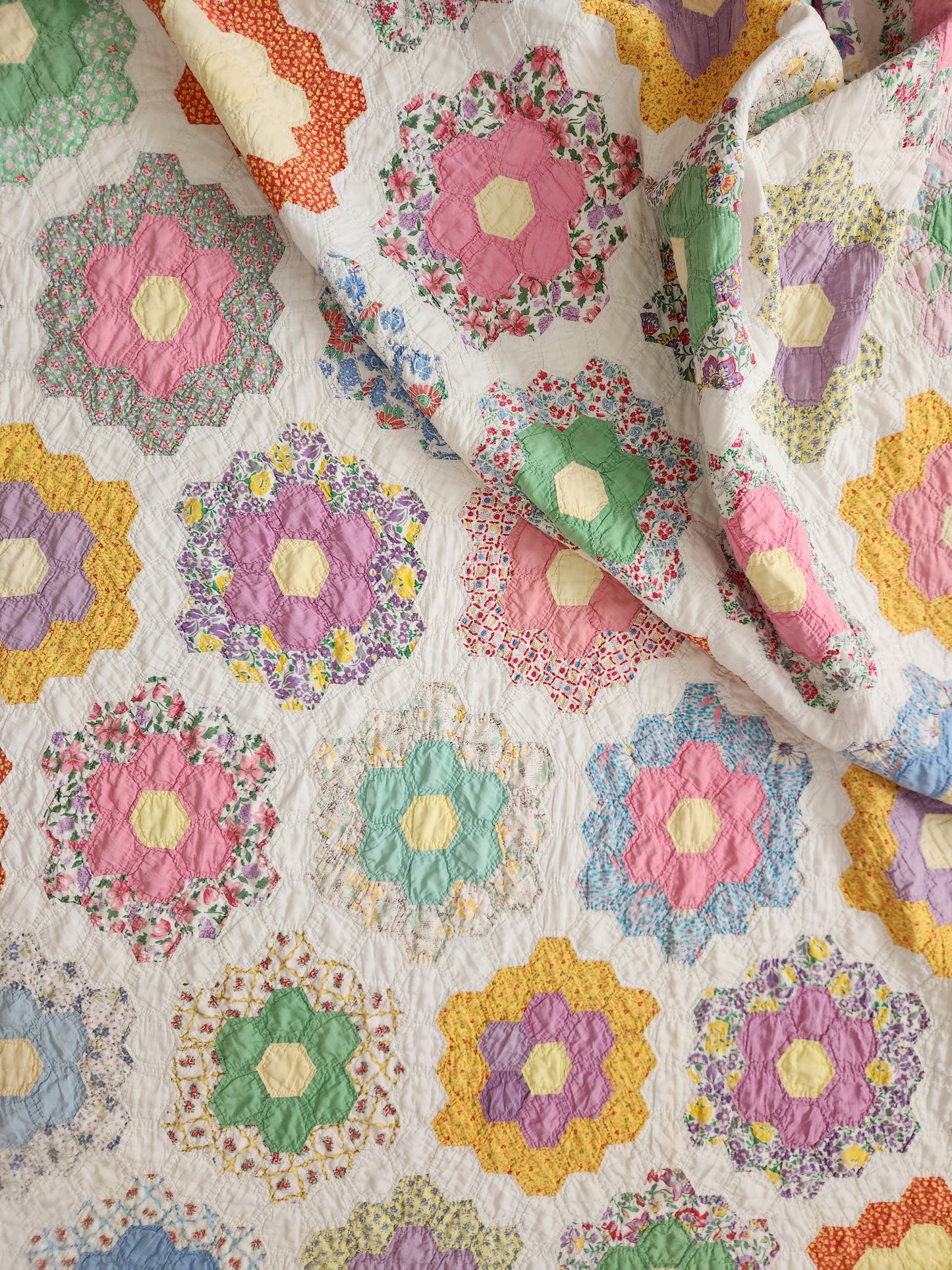 Vintage Grandmother's Garden Quilt