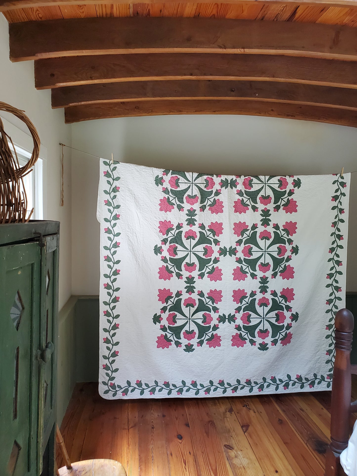Stunning Antique Applique Quilt