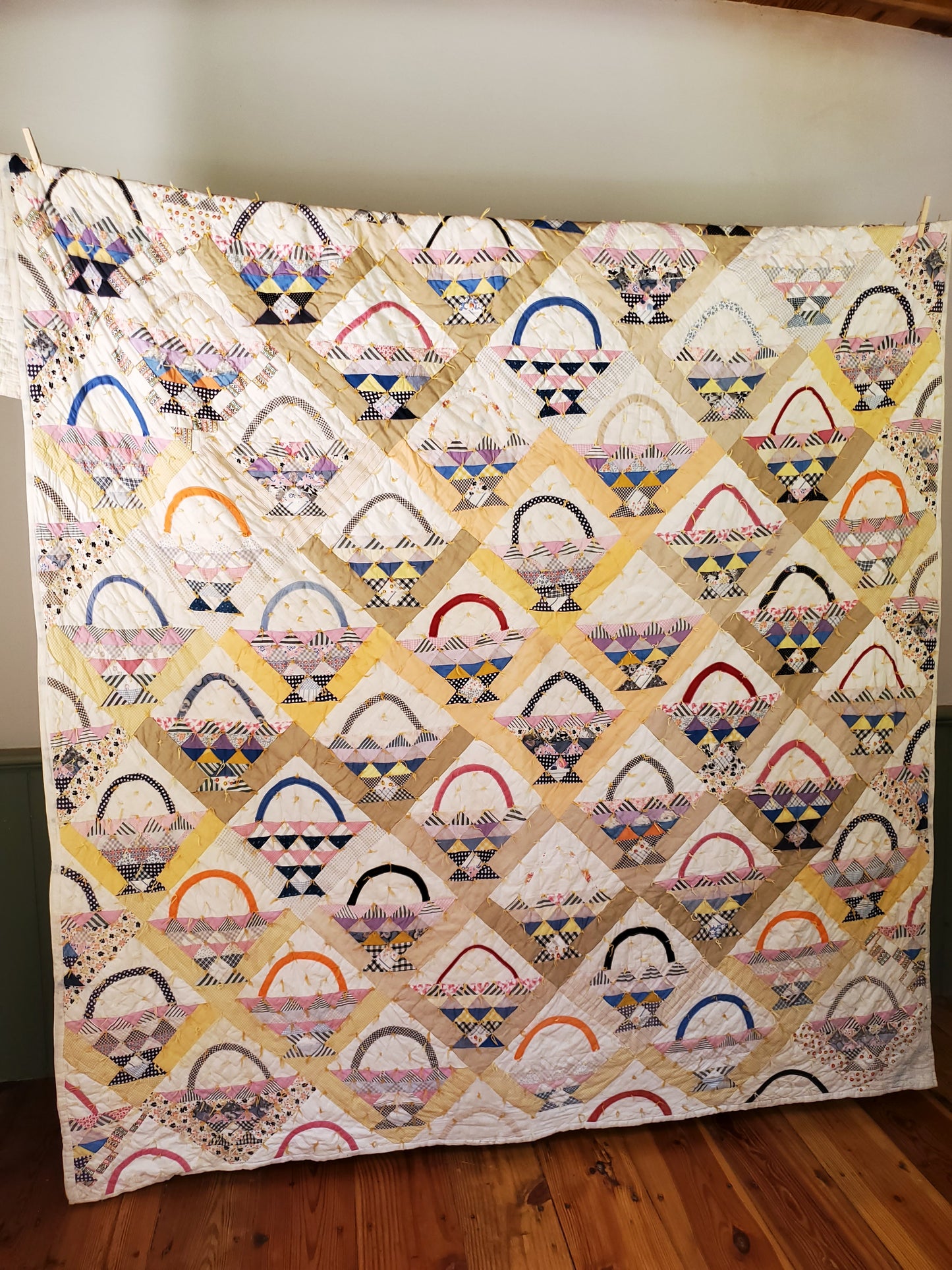 Hand Tied Vintage Basket Quilt