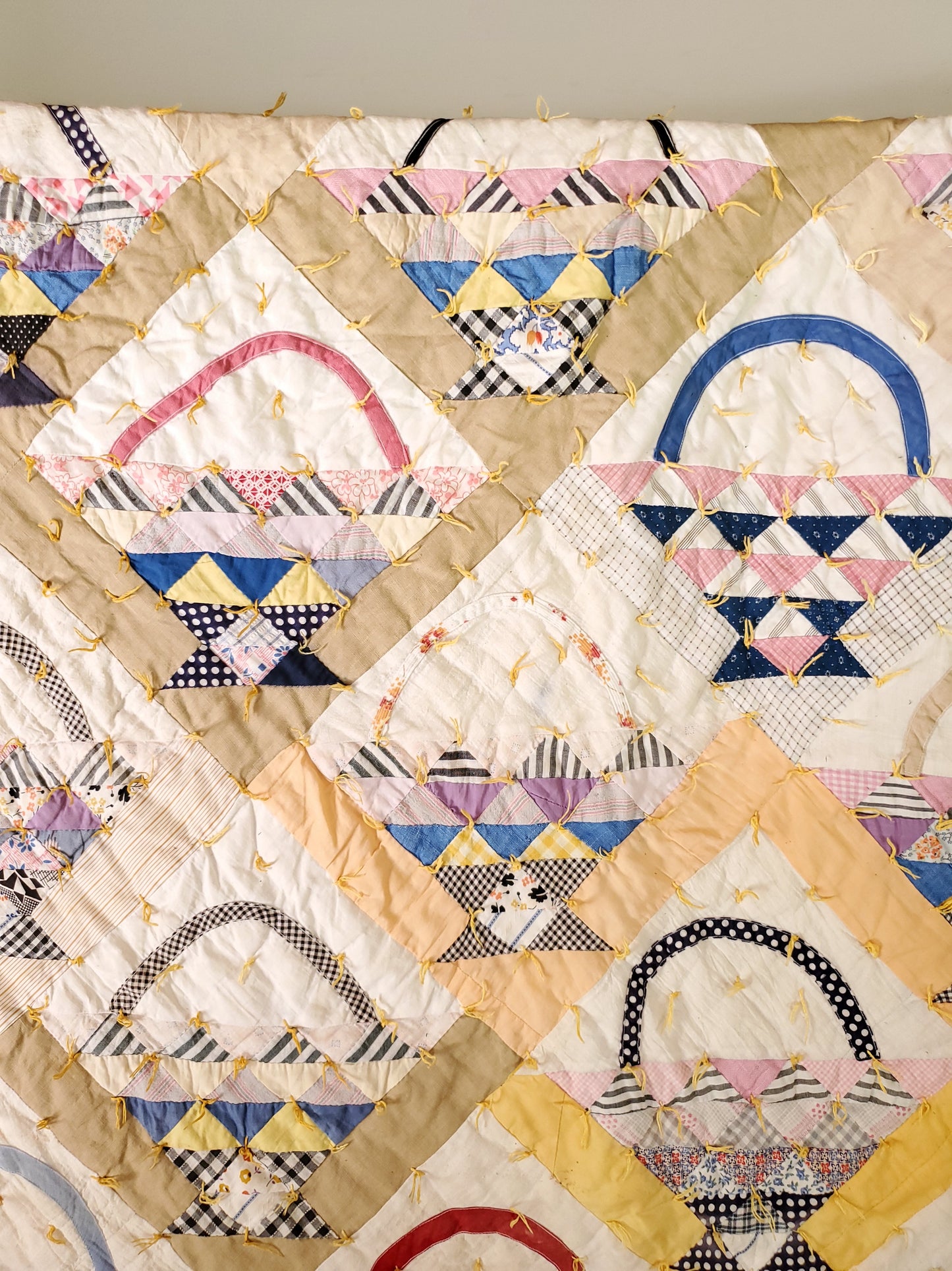 Hand Tied Vintage Basket Quilt