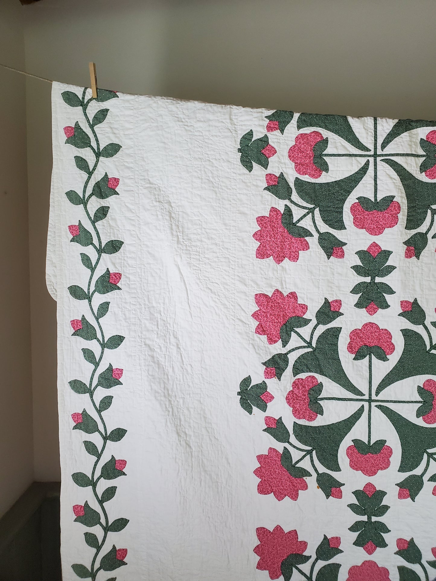 Stunning Antique Applique Quilt