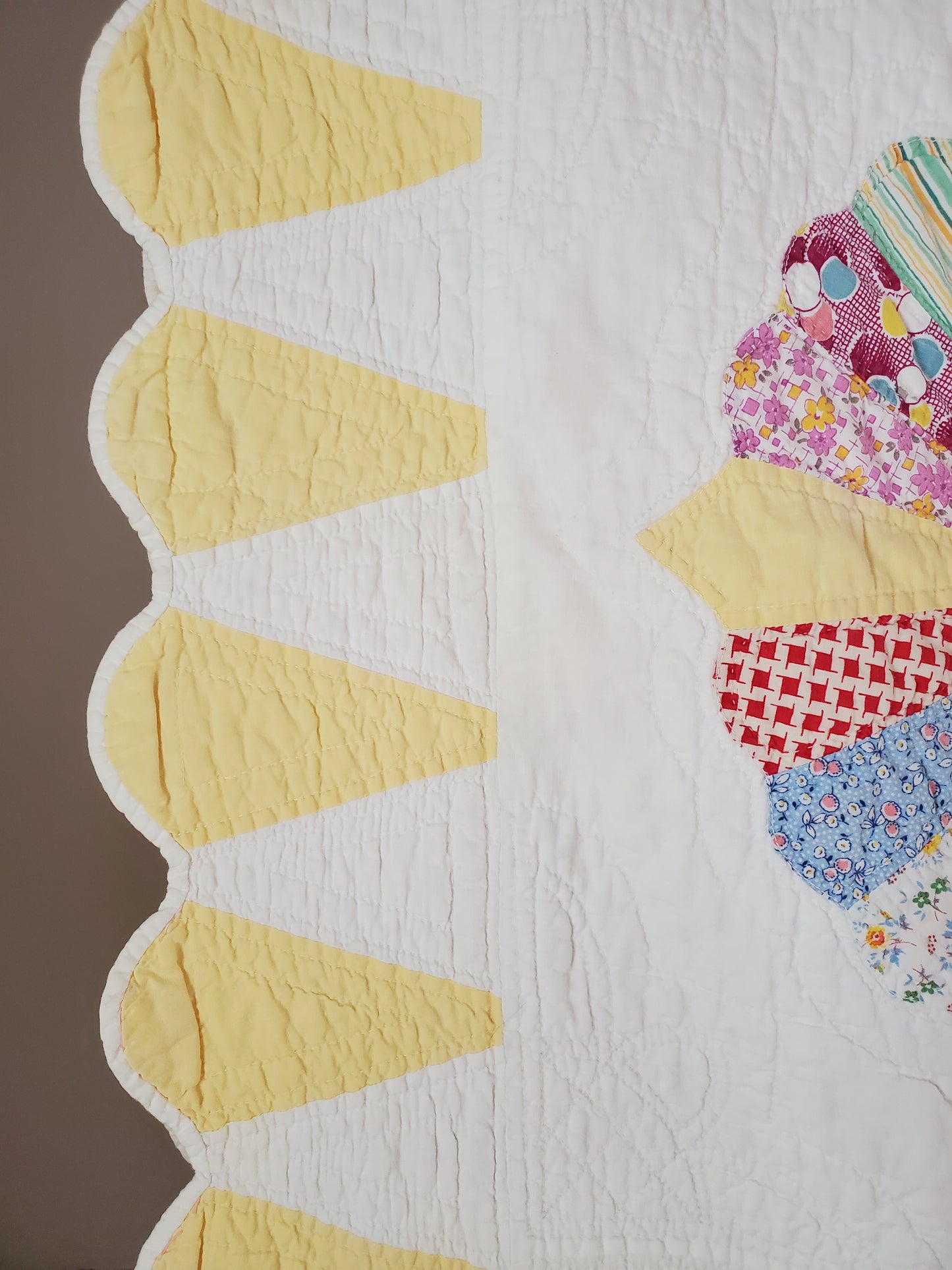 Yellow Scalloped Feed Sack Dresden Plate Quilt, ca 1930