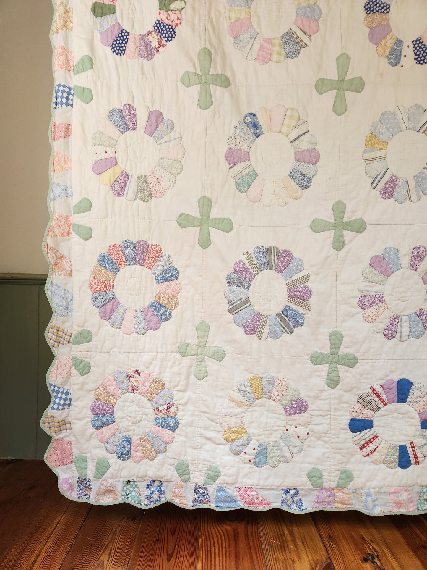 Vintage Dresden Plate Applique Quilt c1930