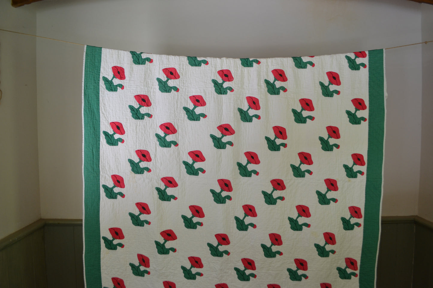 Vintage Poppy Applique Quilt ca 1940