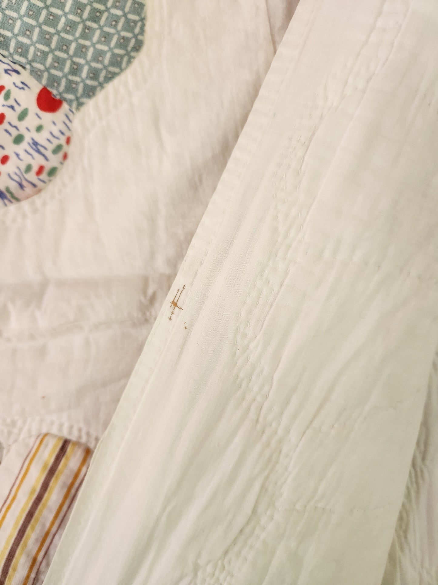 Gorgeous Feed Sack Dresden Plate Quilt c1930