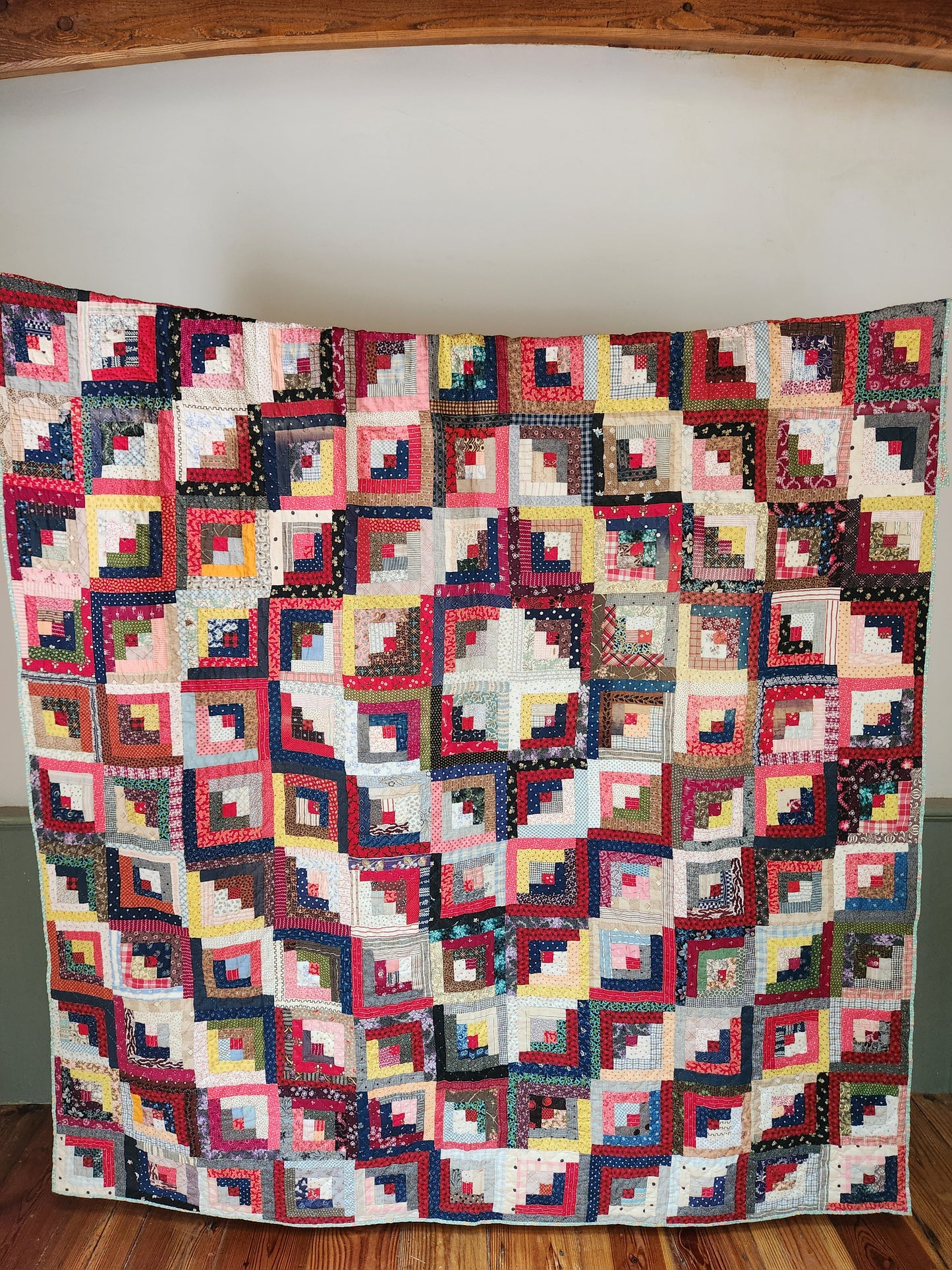 Hand Stitched Log Cabin Quilt c1930