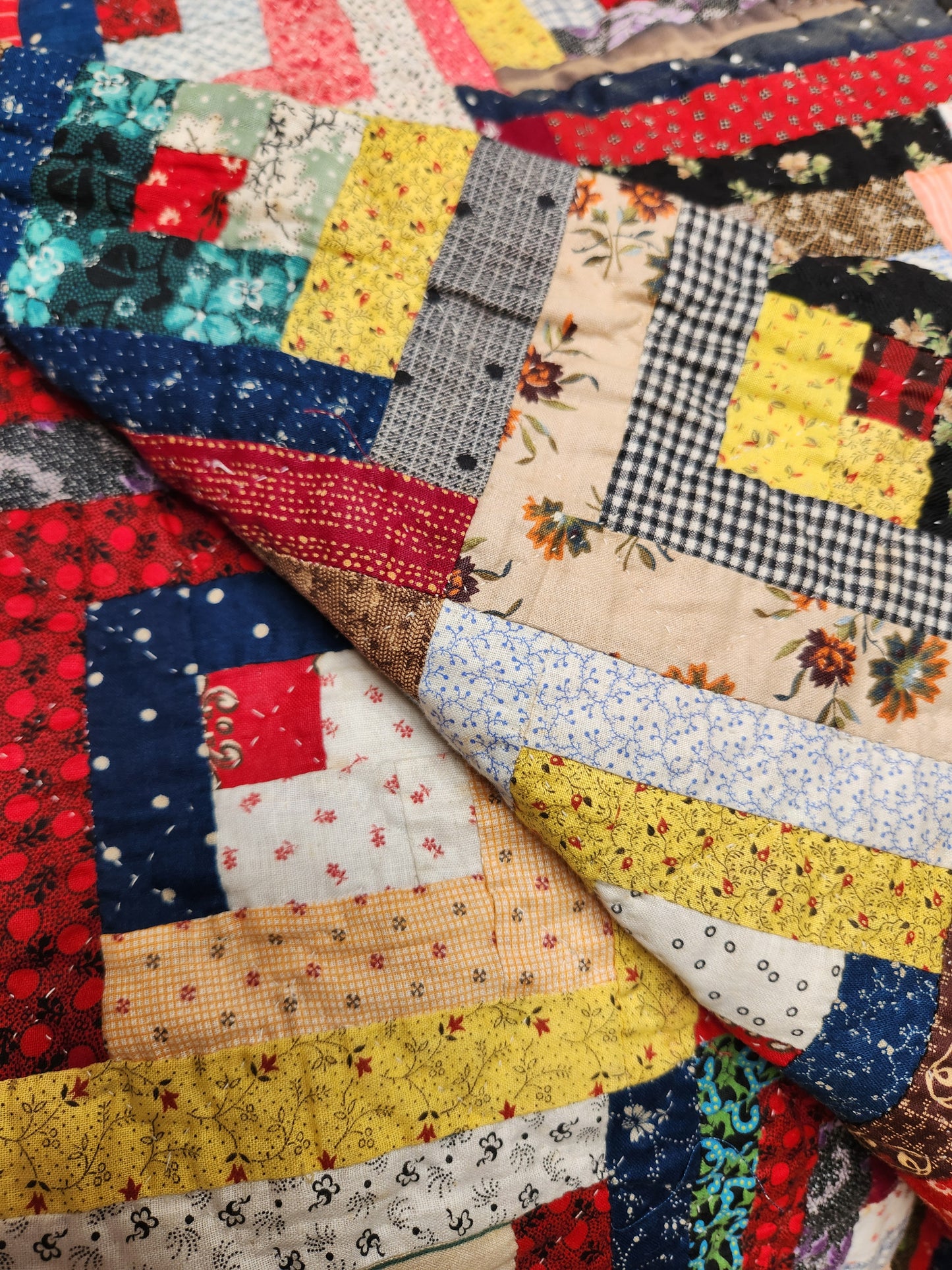 Hand Stitched Log Cabin Quilt c1930