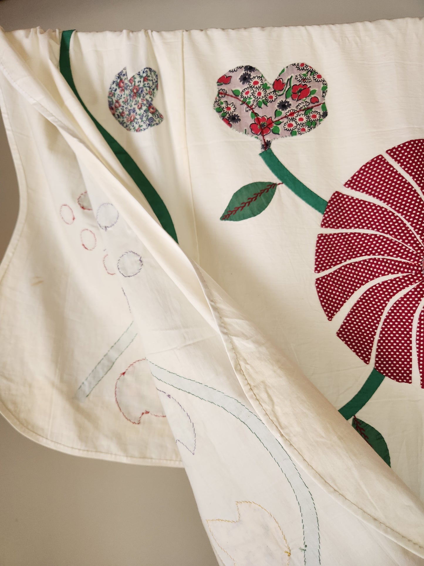 Vintage Hand Stitched Album Coverlet c1950 (B)