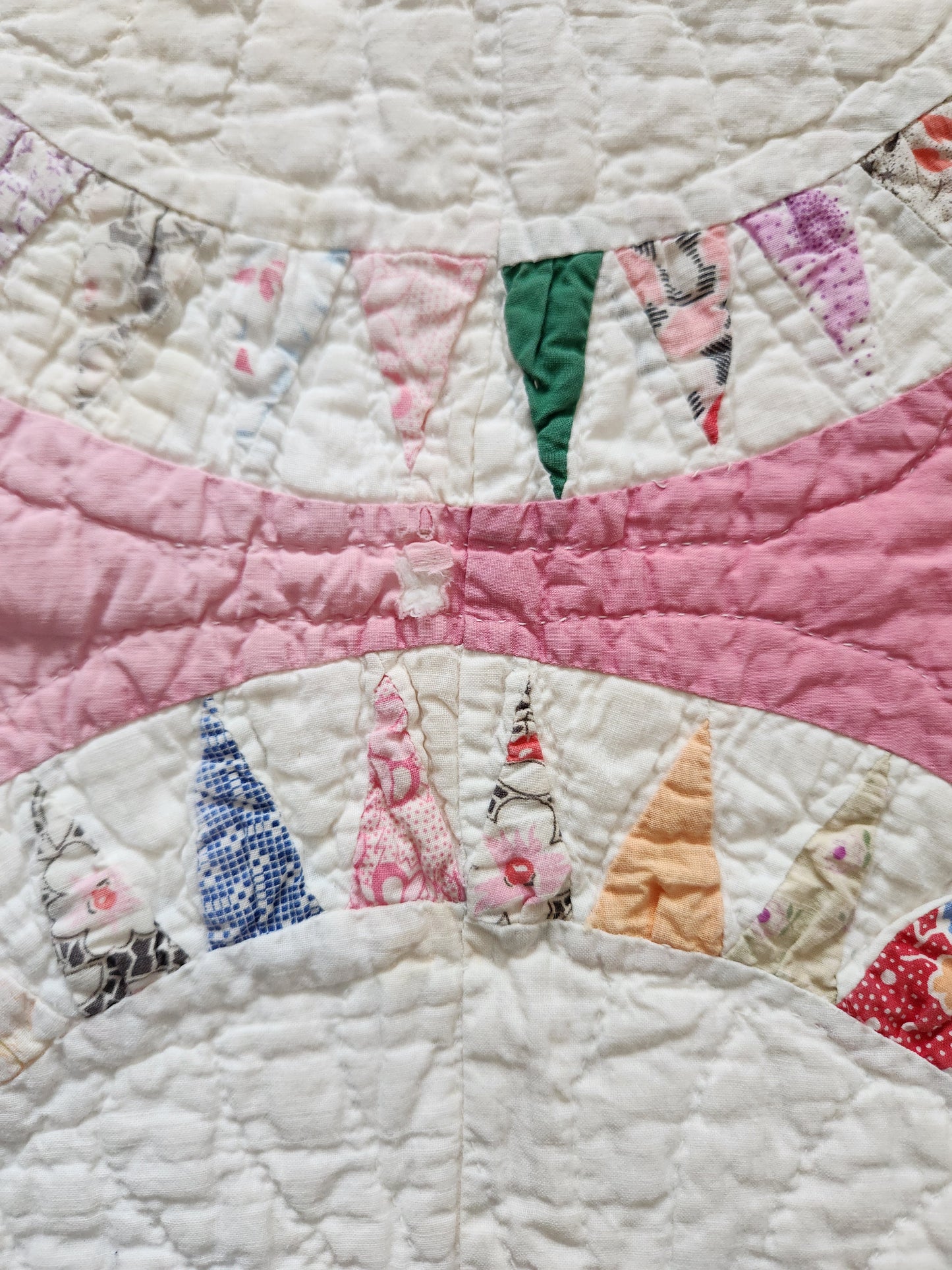 Vintage Pink & White Sunflower Quilt c1930