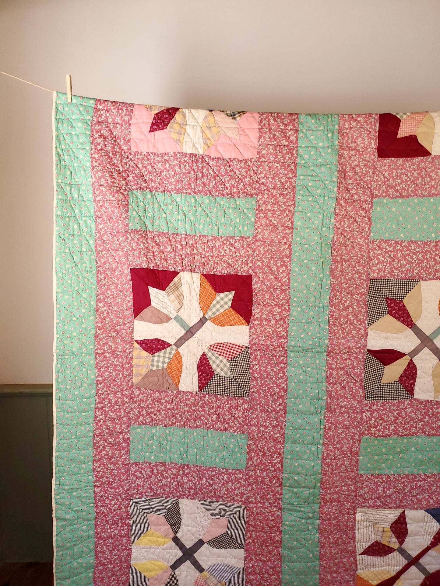 Vintage Patchwork Tulip Quilt ca1940