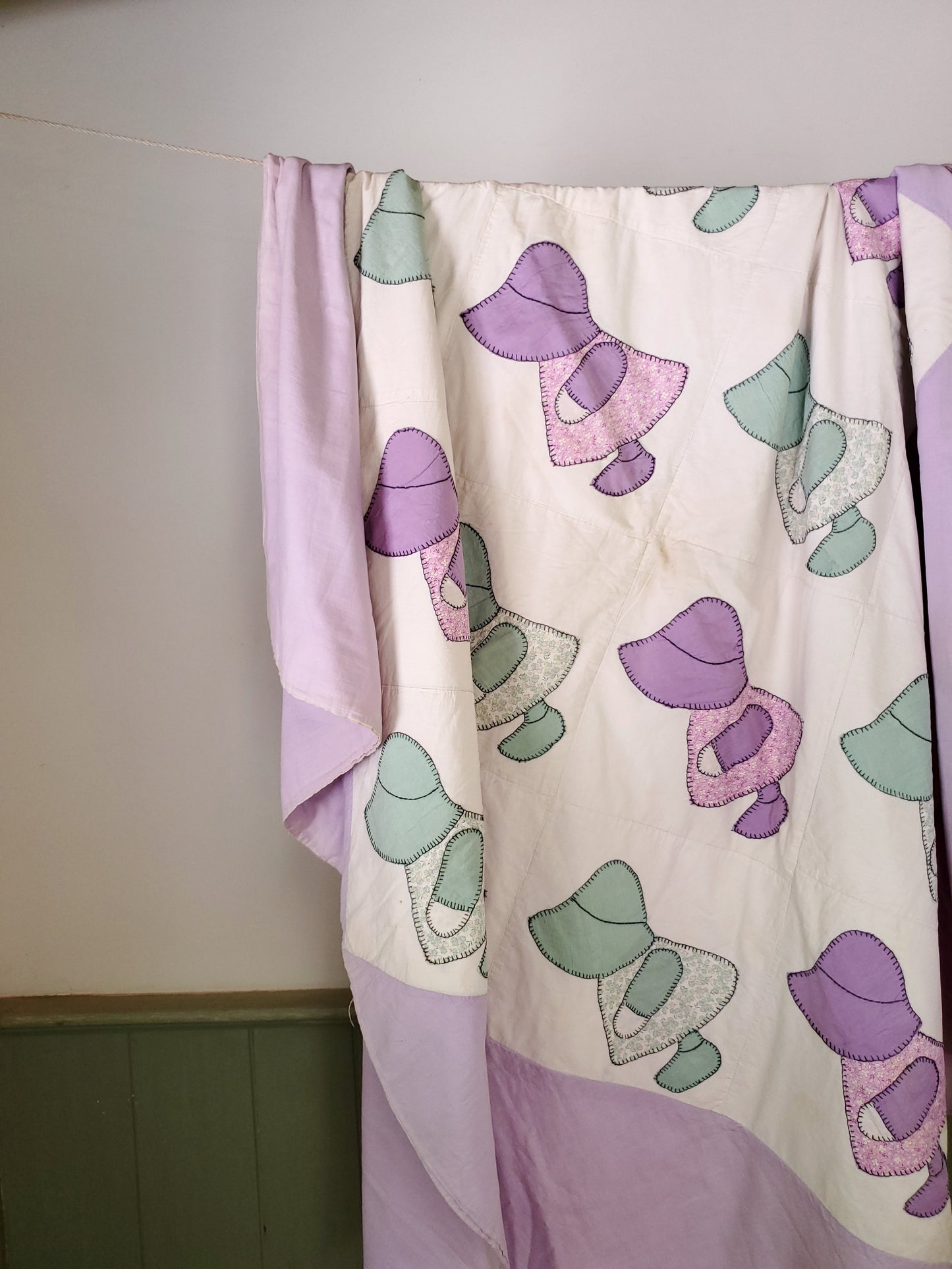 Lavender Vintage Sun Bonnet Sue Coverlet ca 1930
