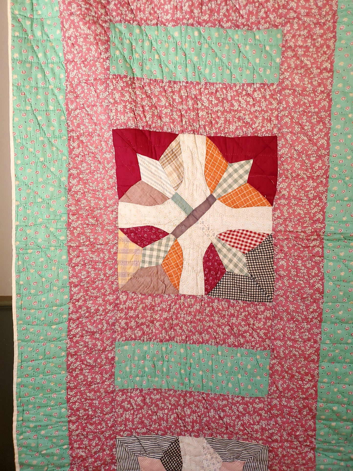 Vintage Patchwork Tulip Quilt ca1940