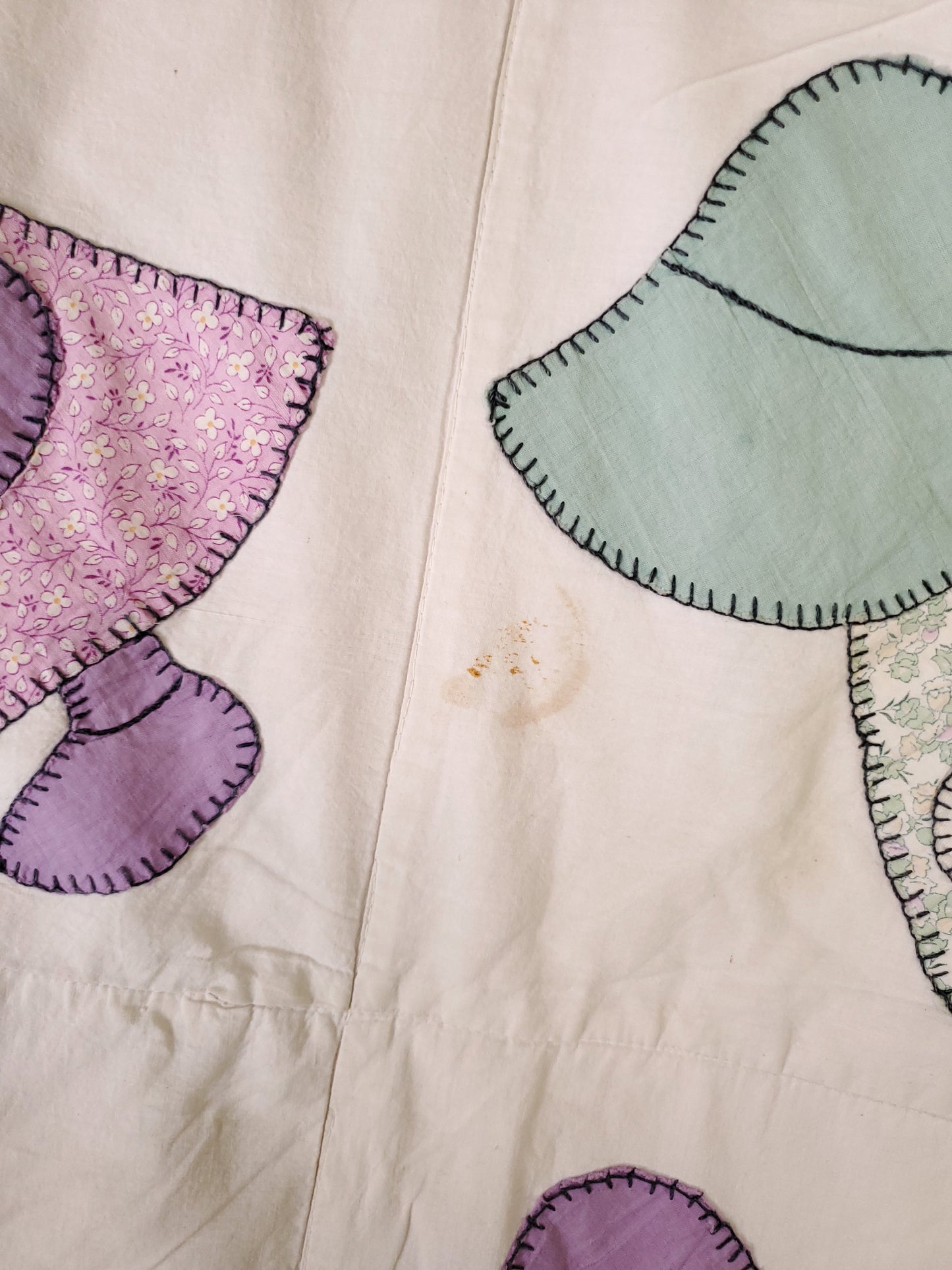 Lavender Vintage Sun Bonnet Sue Coverlet ca 1930