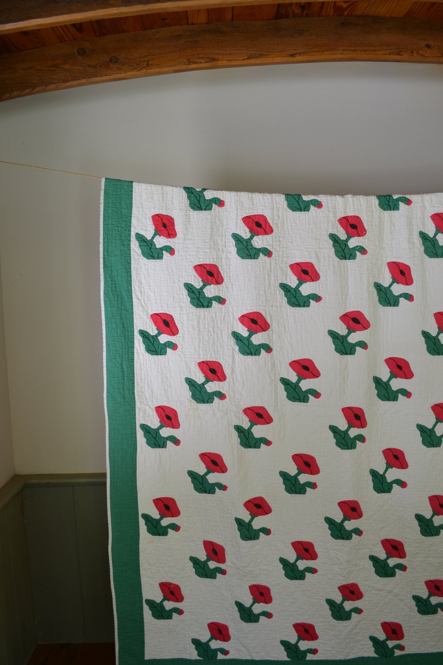 Vintage Poppy Applique Quilt ca 1940