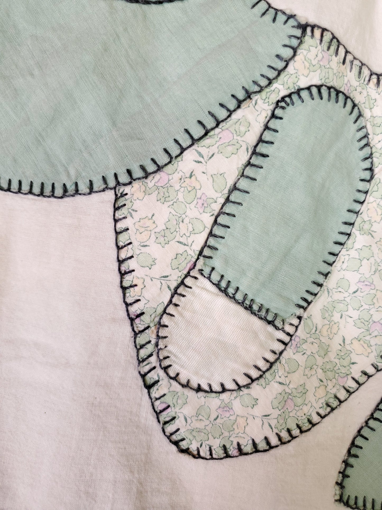 Lavender Vintage Sun Bonnet Sue Coverlet ca 1930