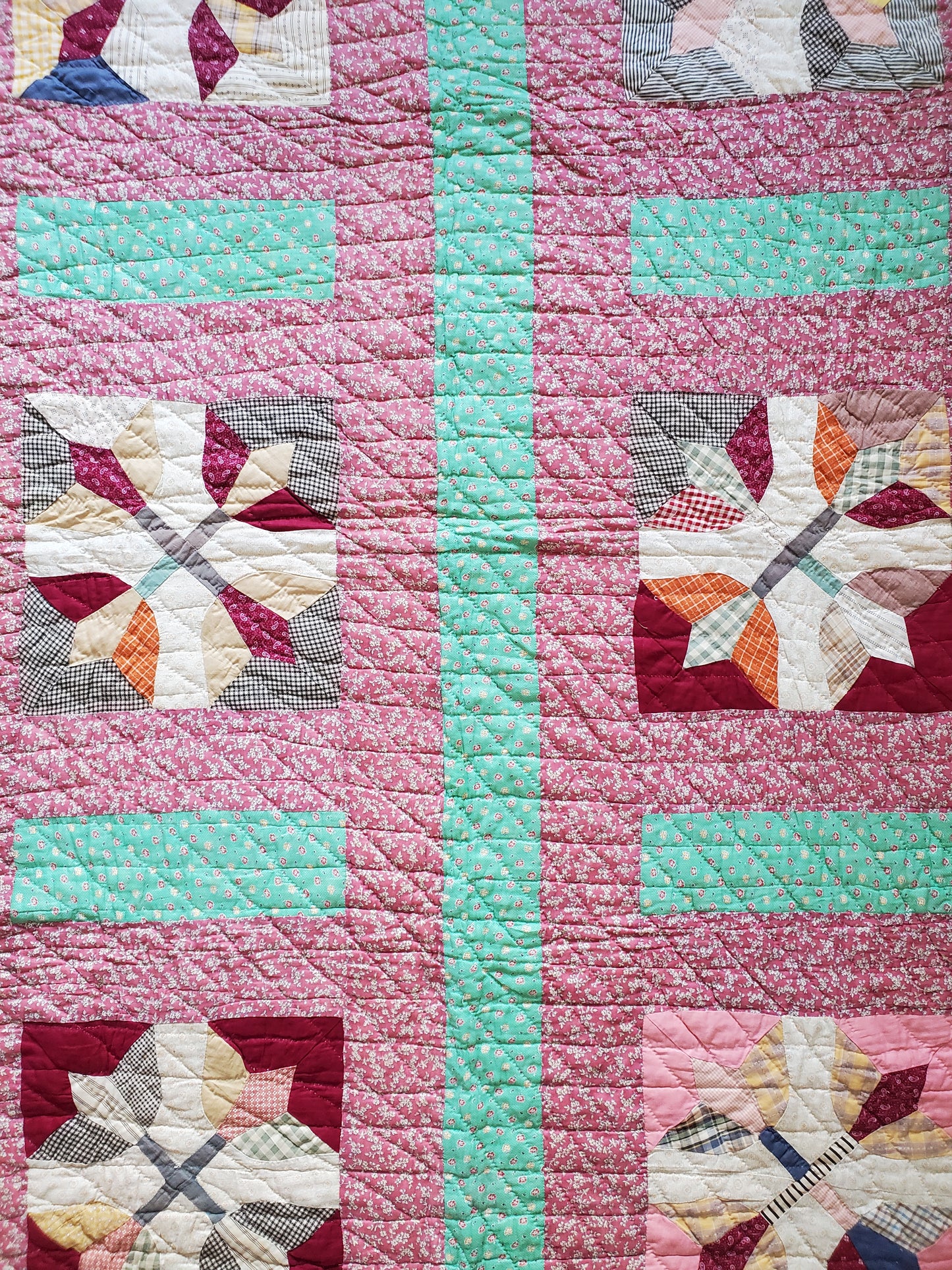 Vintage Patchwork Tulip Quilt ca1940