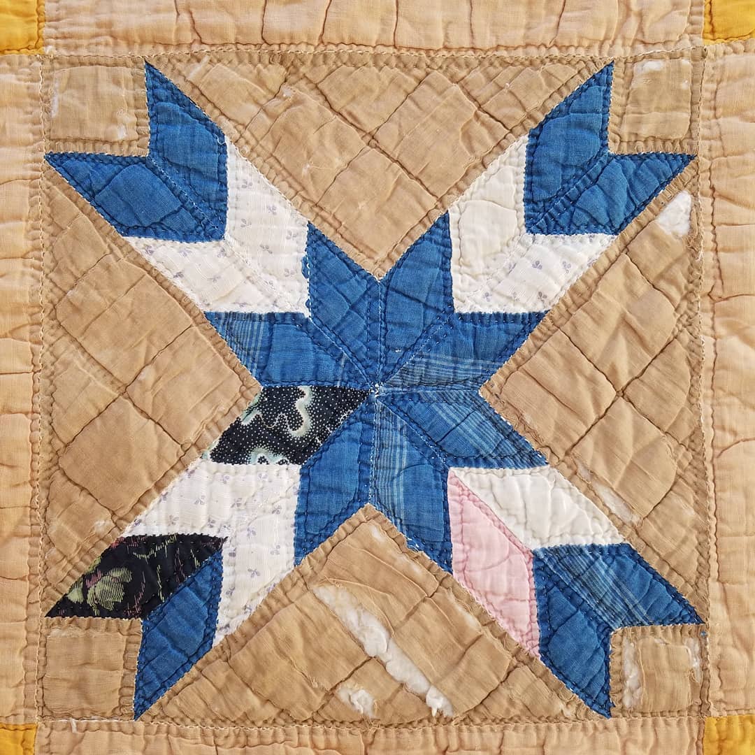Lazy Daisy Star Quilt