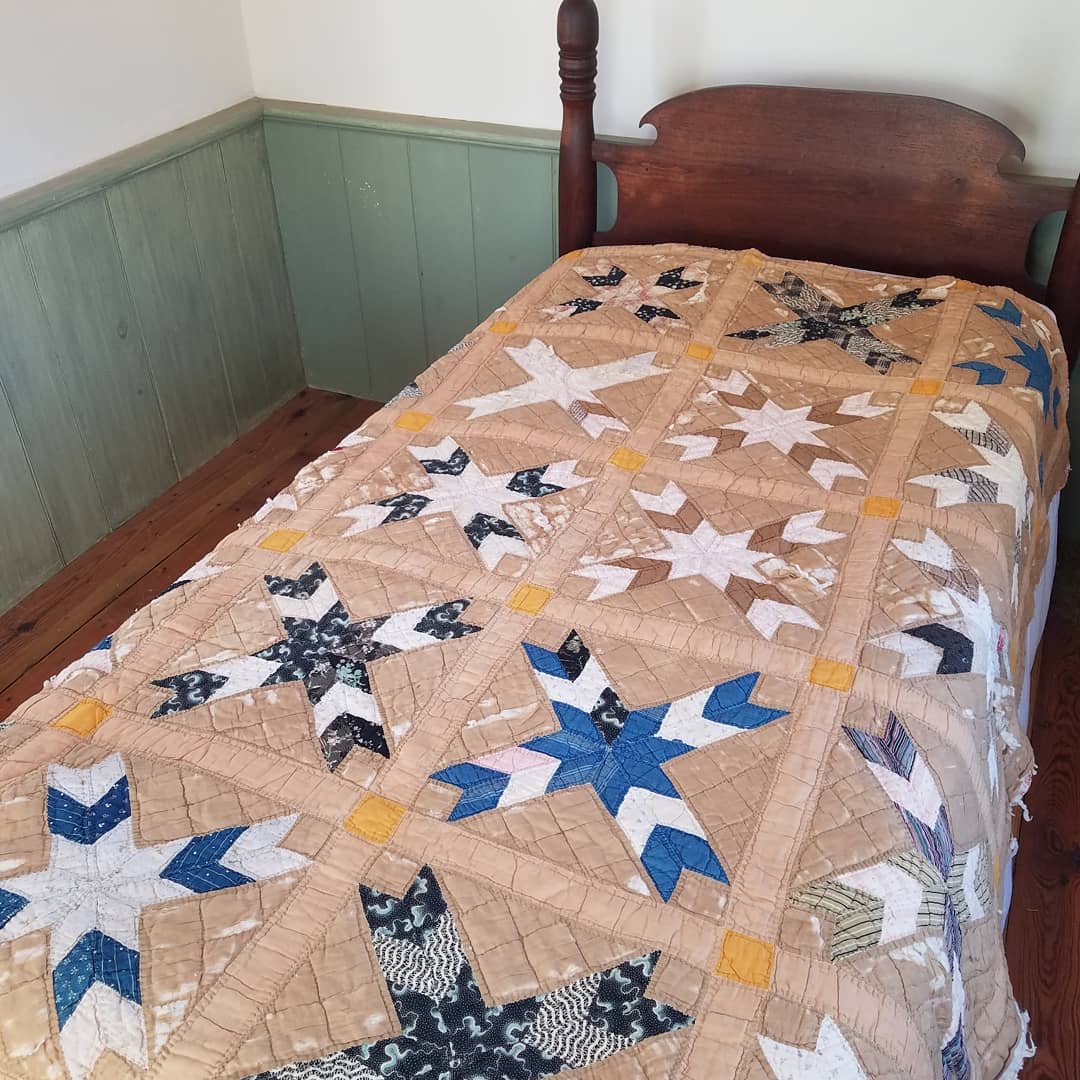 Lazy Daisy Star Quilt