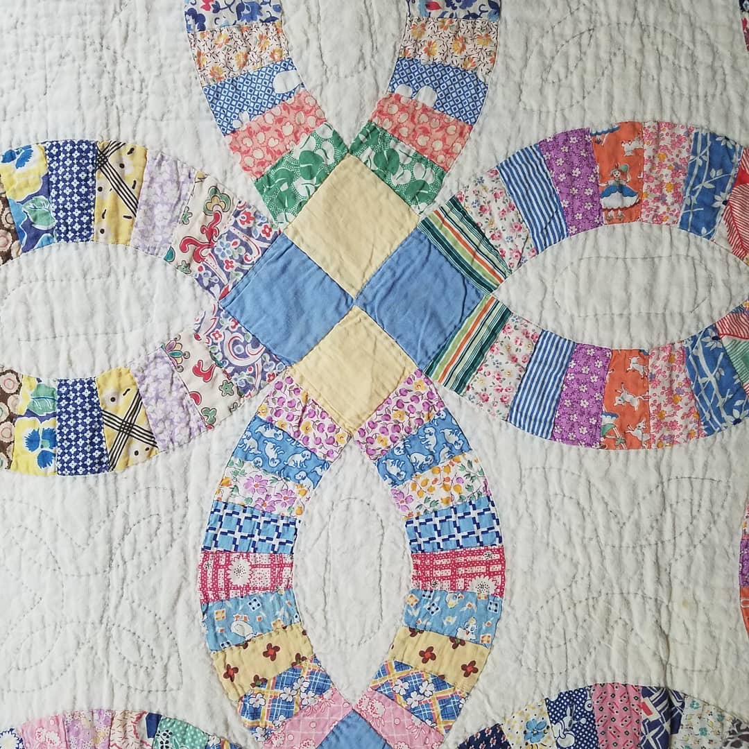 Double Wedding Ring Quilt 4
