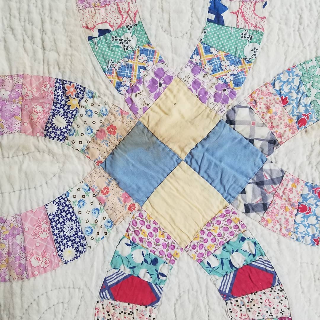Double Wedding Ring Quilt 4