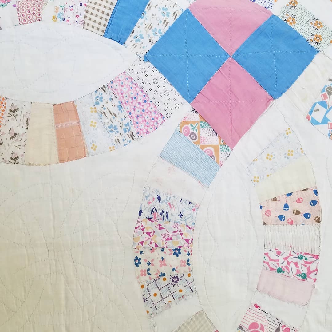 Large Double Wedding Ring Quilt
