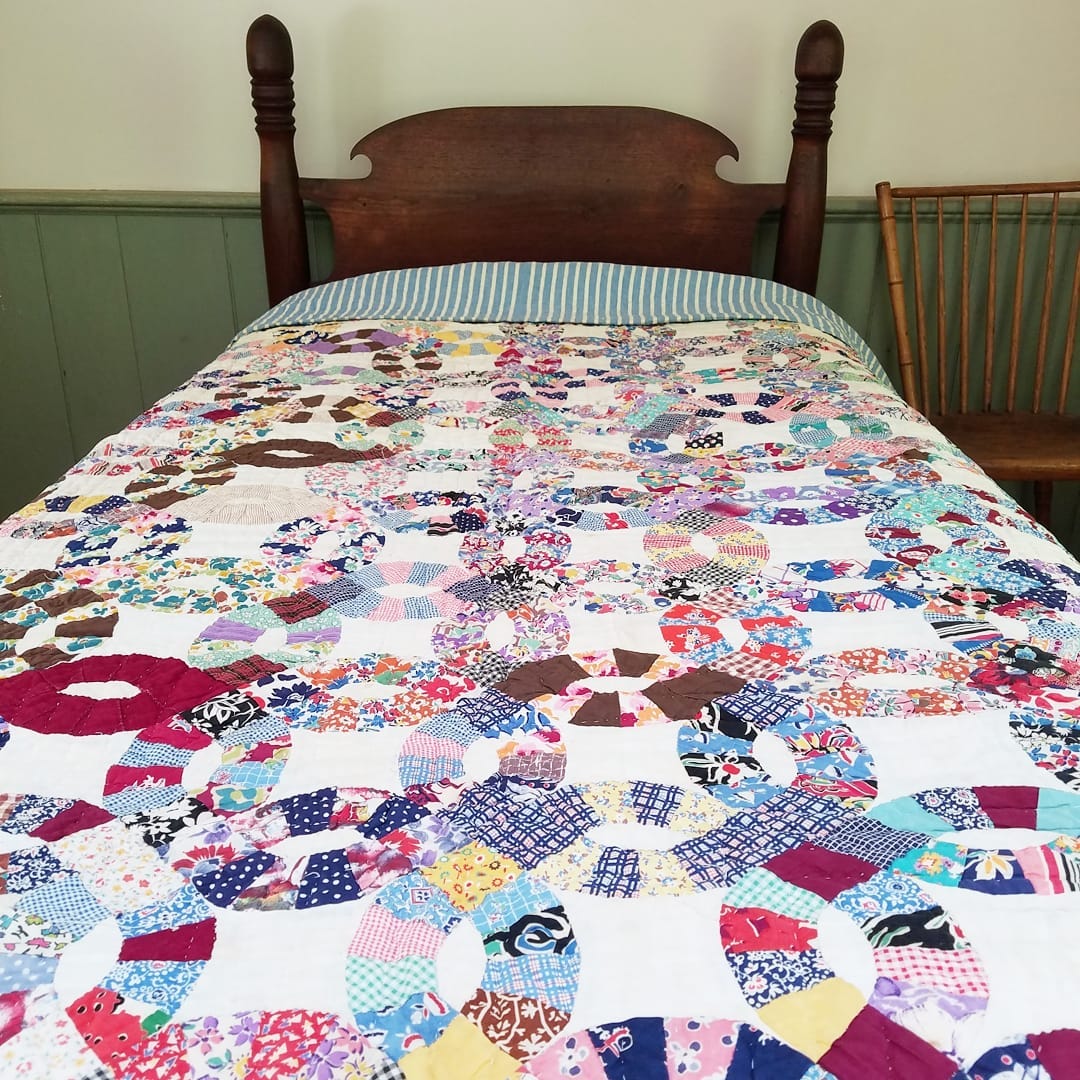 Double Wedding Ring Quilt 3