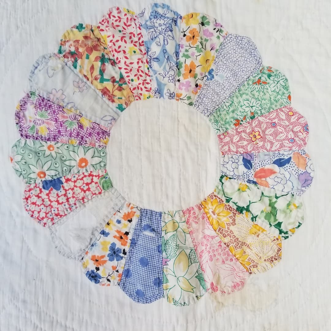 Dresden Plate/Friendship Ring Quilt