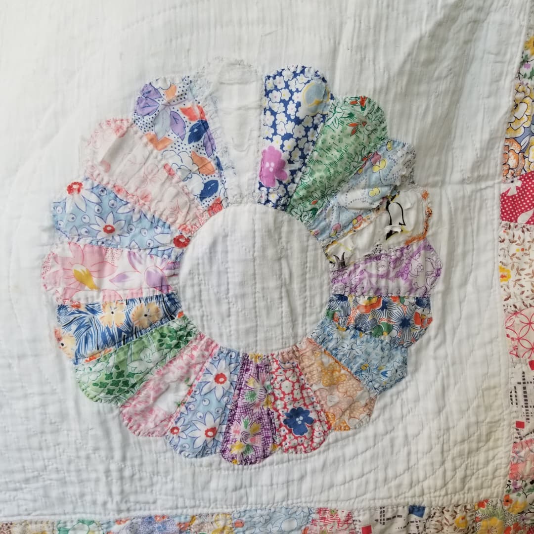 Dresden Plate/Friendship Ring Quilt
