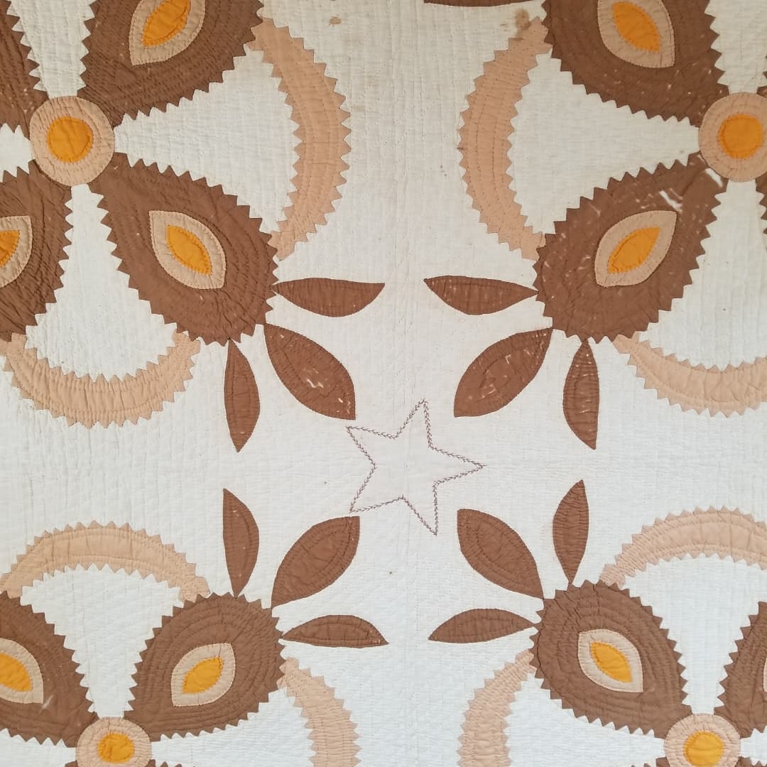 Ochre and Cheddar Applique Quit
