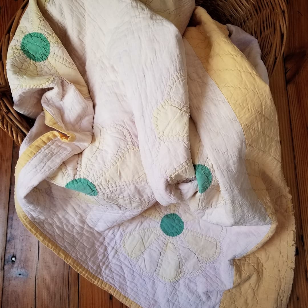 Butter Yellow Dresden Flower Quilt