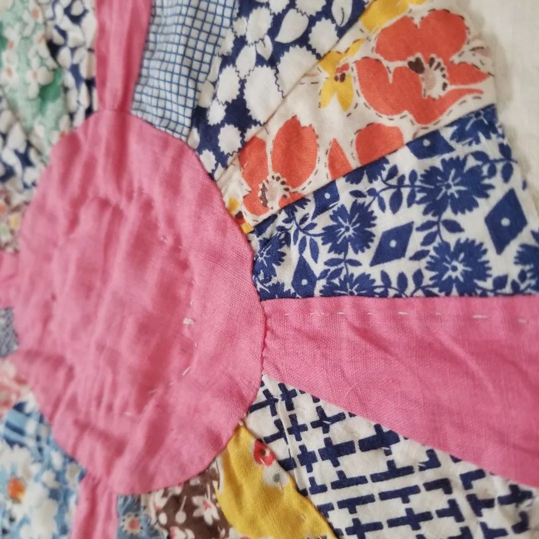 Pink & Vanilla Dresden Plate Quilt