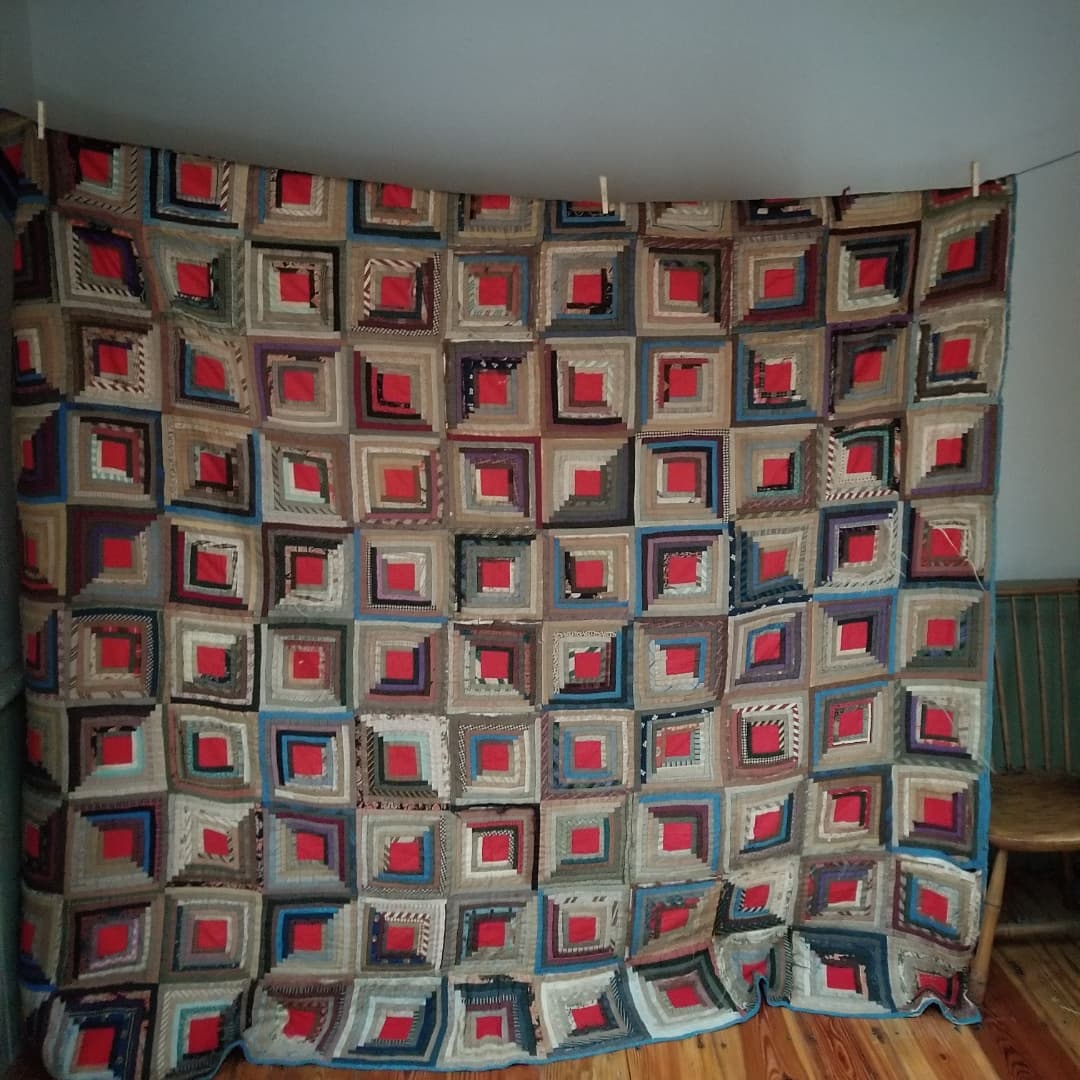 Large Log Cabin Quilt