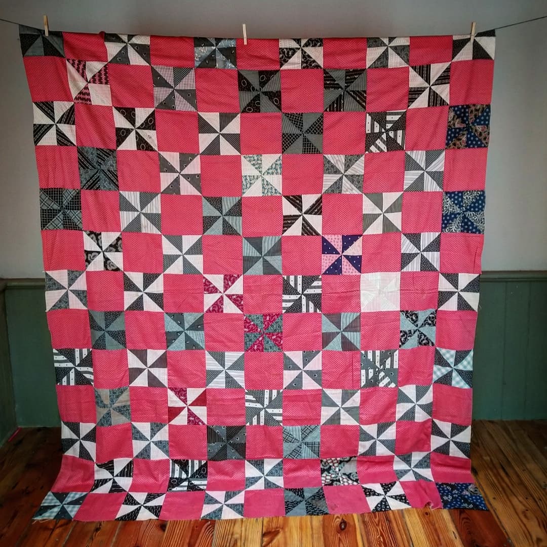 Pinwheel Quit TOP