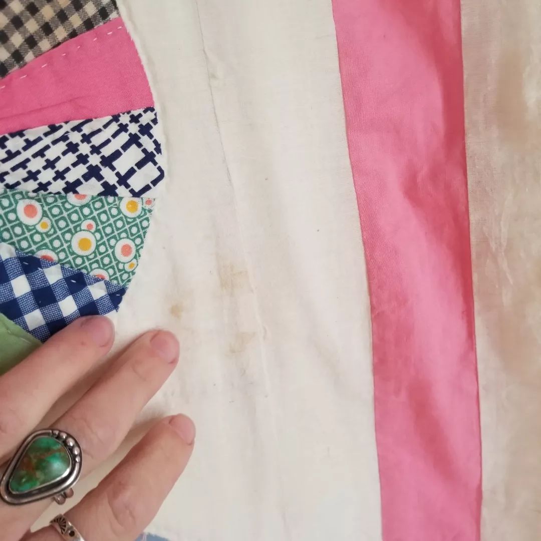 Pink & Vanilla Dresden Plate Quilt