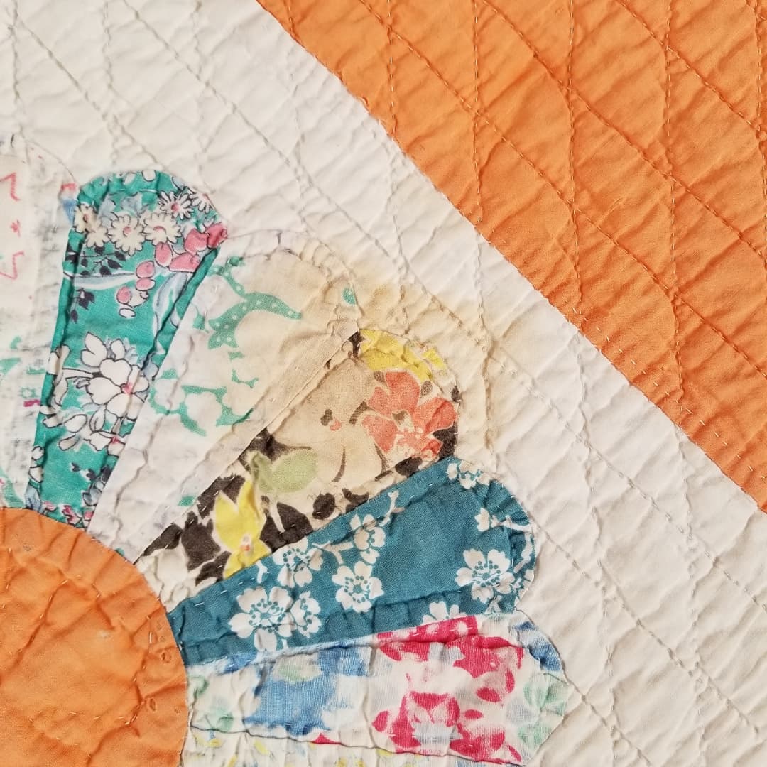 Peachy Friendship Flower Quilted Comforter
