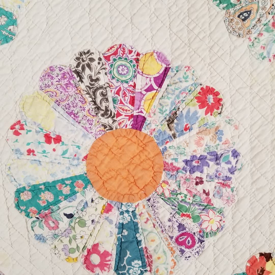 Peachy Friendship Flower Quilted Comforter