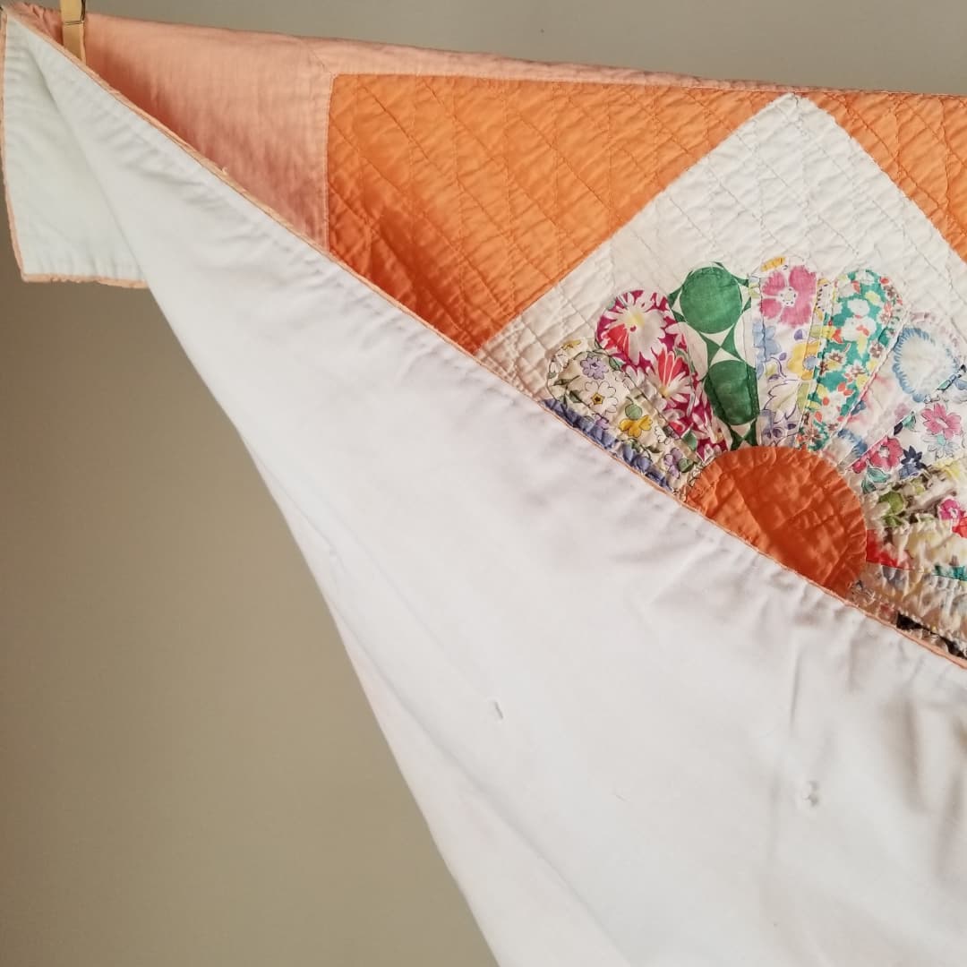 Peachy Friendship Flower Quilted Comforter