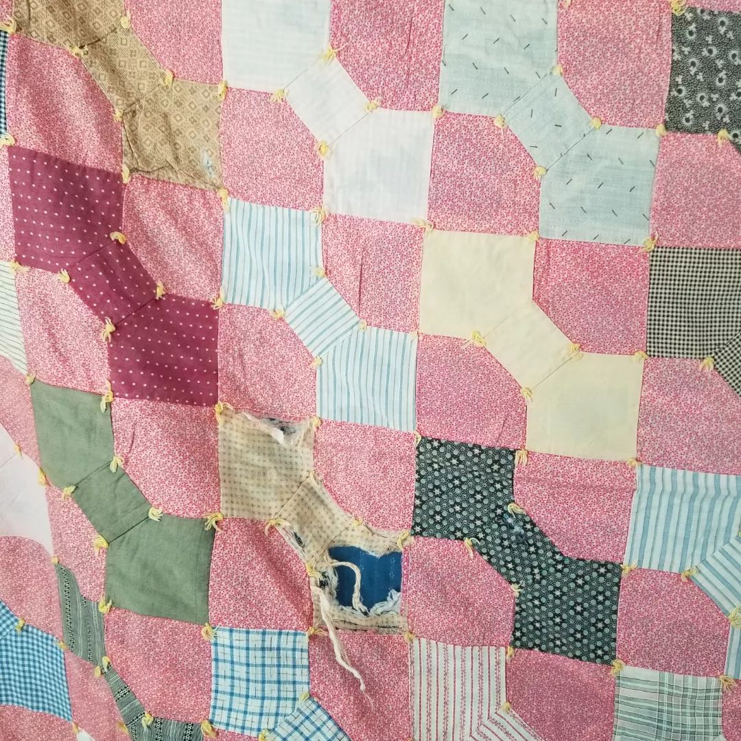 Hand Tied Bow Tie Quilt