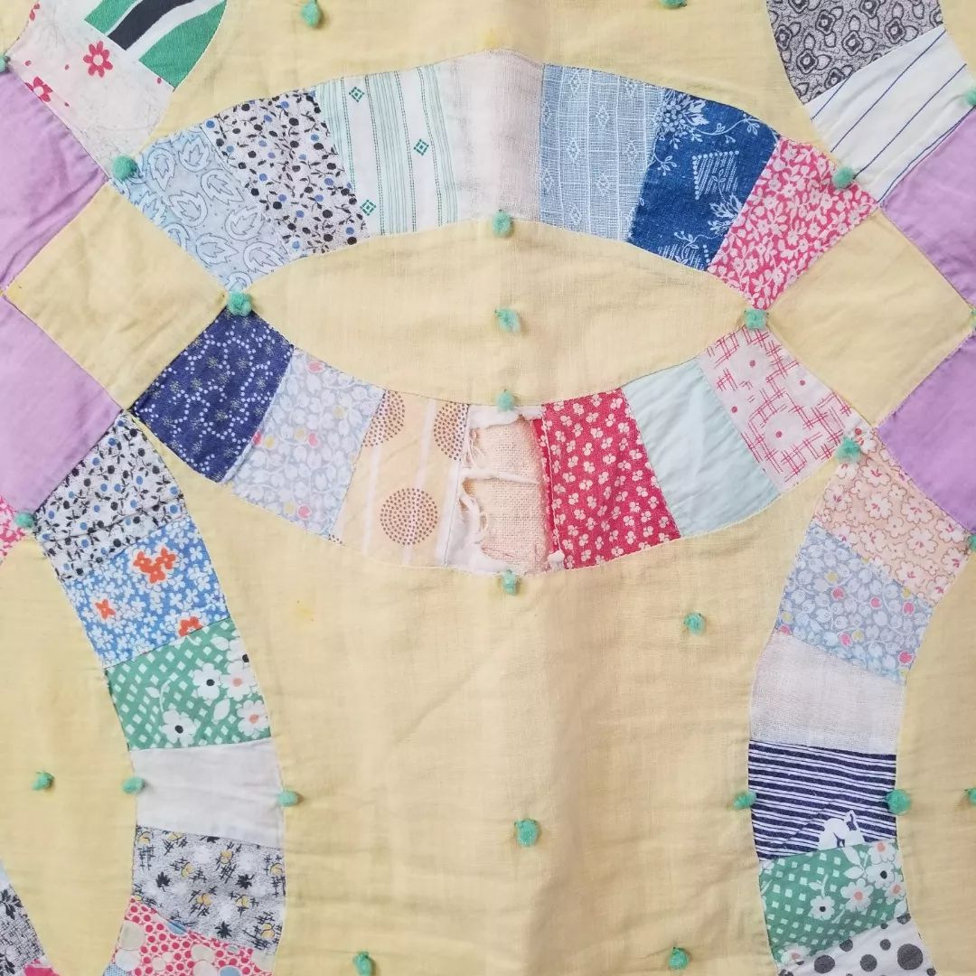 Buttercup Wedding Ring Quilt
