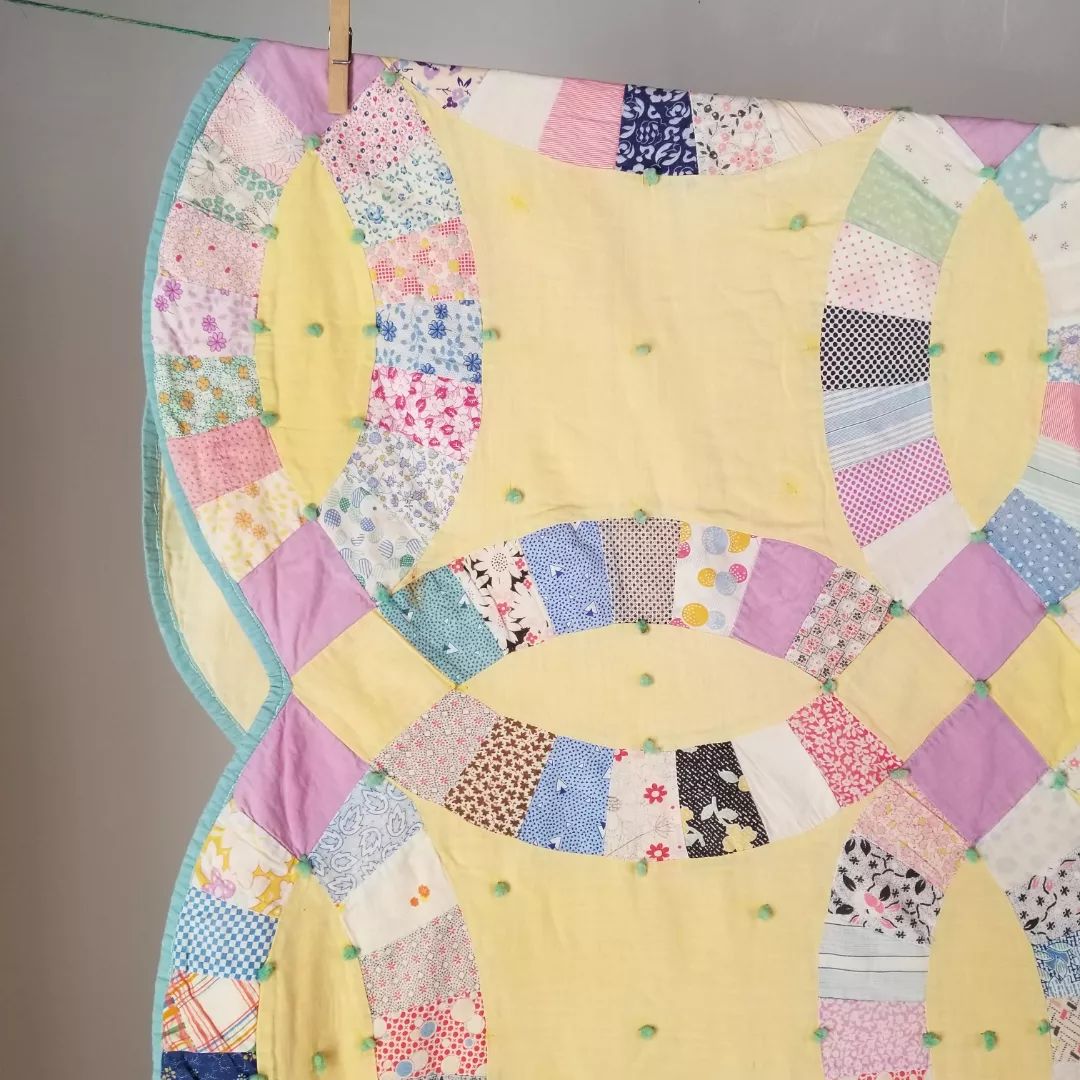 Buttercup Wedding Ring Quilt