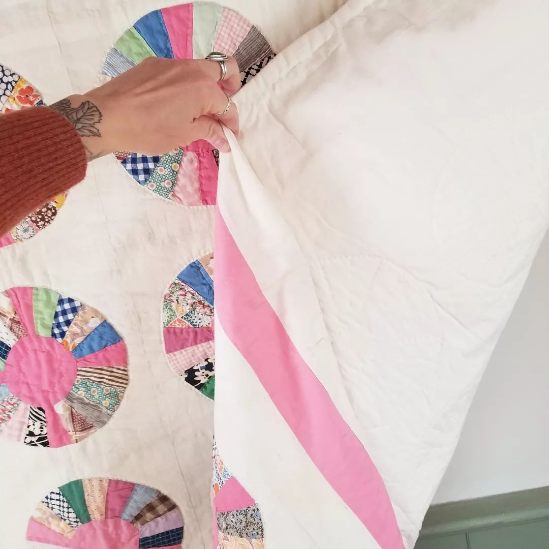 Pink & Vanilla Dresden Plate Quilt