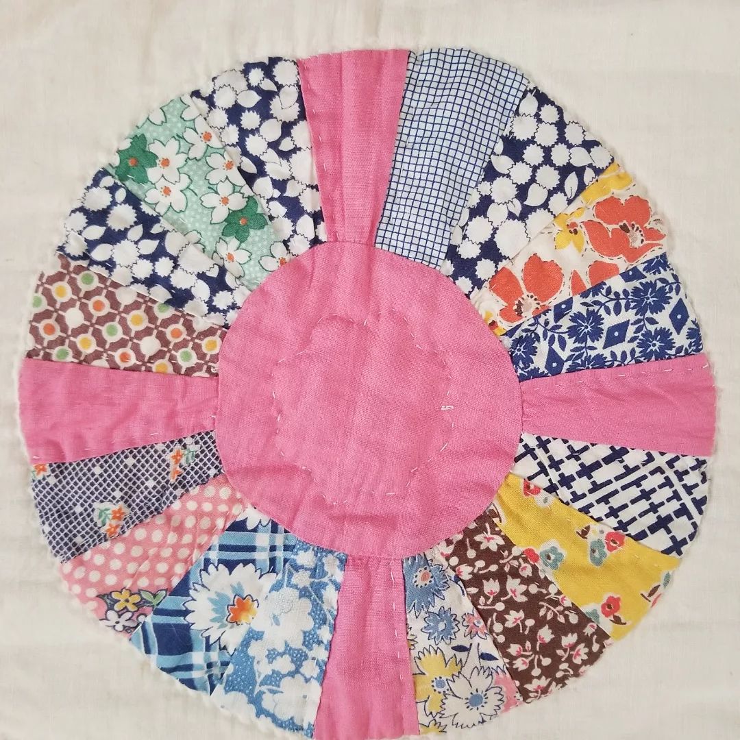 Pink & Vanilla Dresden Plate Quilt