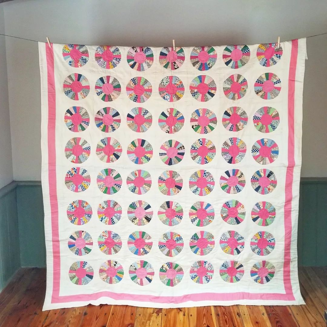 Pink & Vanilla Dresden Plate Quilt