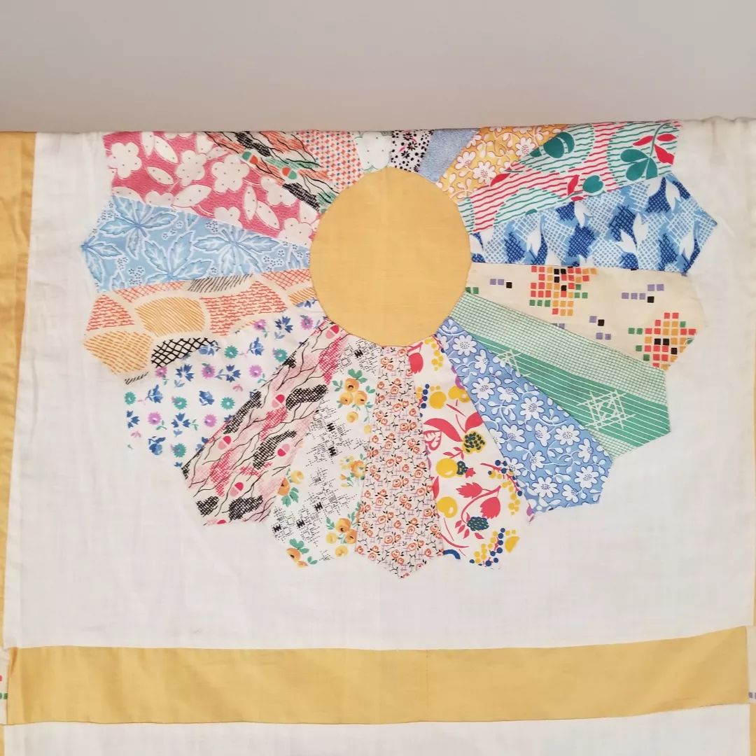 Dresden Plate Quilt TOP 4